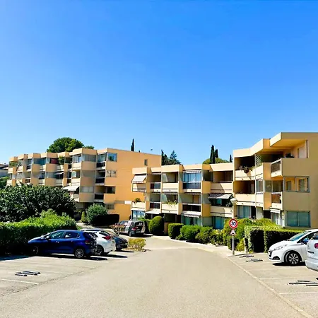 Studio, à Deux Pas Des Plages, Terrasse Et Parking *