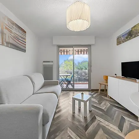 Studio, à Deux Pas Des Plages, Terrasse Et Parking