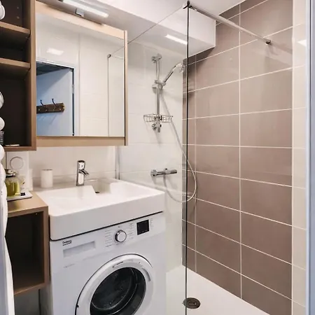 Studio, à Deux Pas Des Plages, Terrasse Et Parking