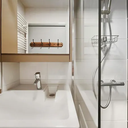 Studio, à Deux Pas Des Plages, Terrasse Et Parking Bandol