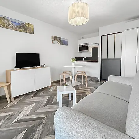 Apartment Studio, A Deux Pas Des Plages, Terrasse Et Parking