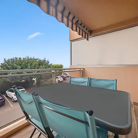 Apartment Studio, A Deux Pas Des Plages, Terrasse Et Parking