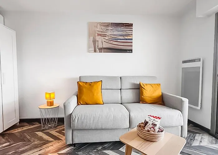 Studio, à Deux Pas Des Plages, Terrasse Et Parking *