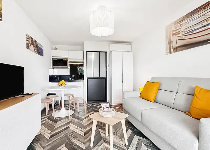 Studio, à Deux Pas Des Plages, Terrasse Et Parking
